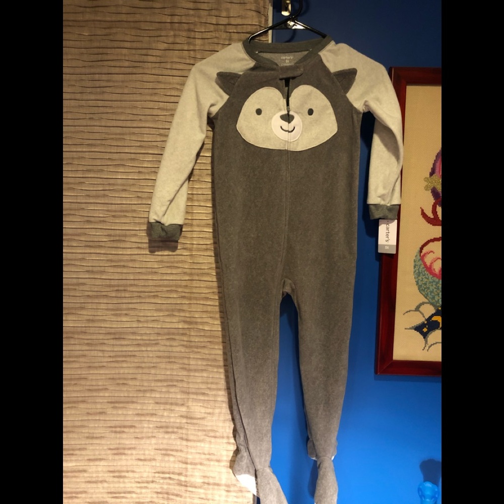 CARTER’S 5 yr sleeping one piece NWT